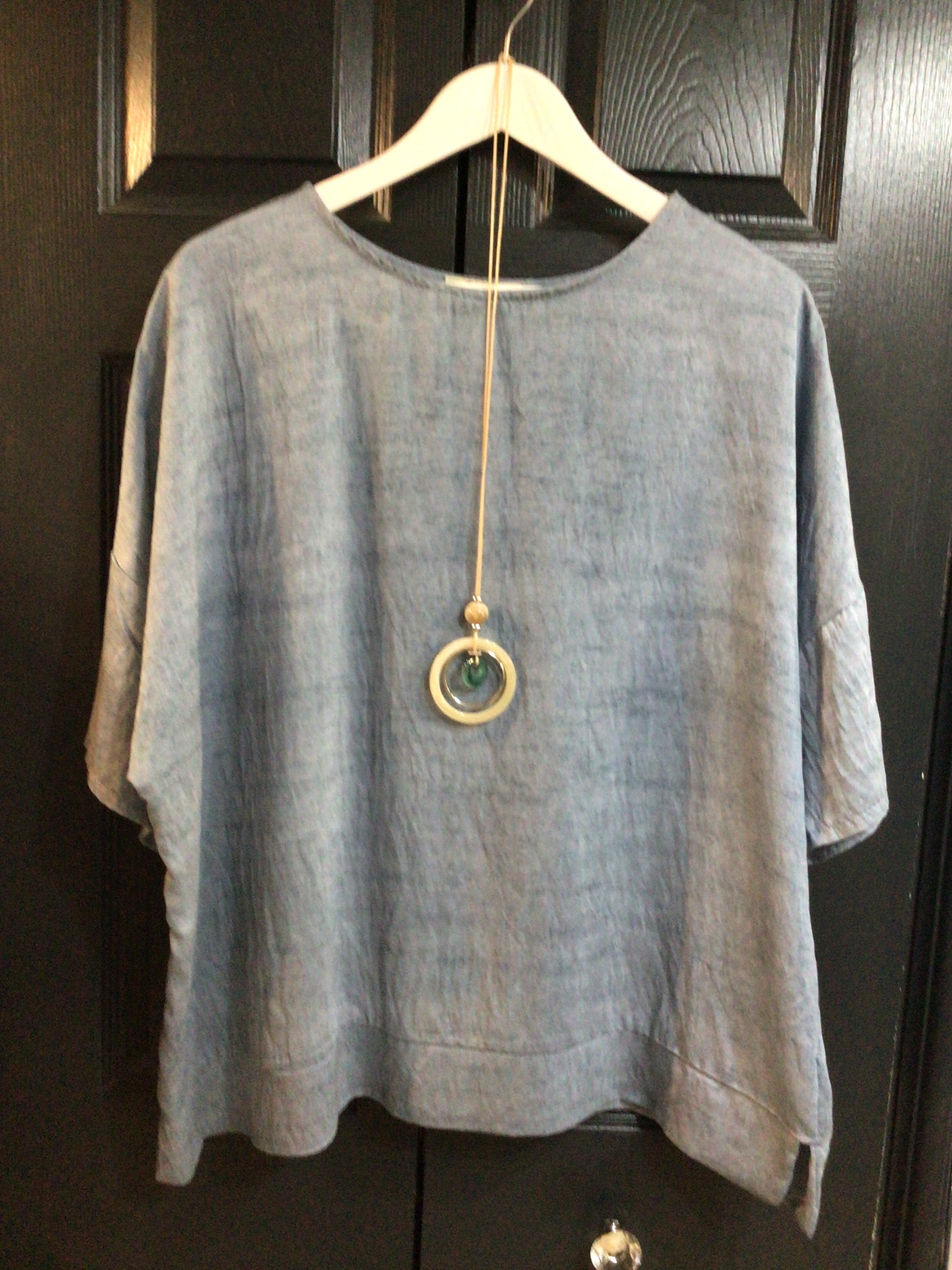 Oversized Top with Necklace