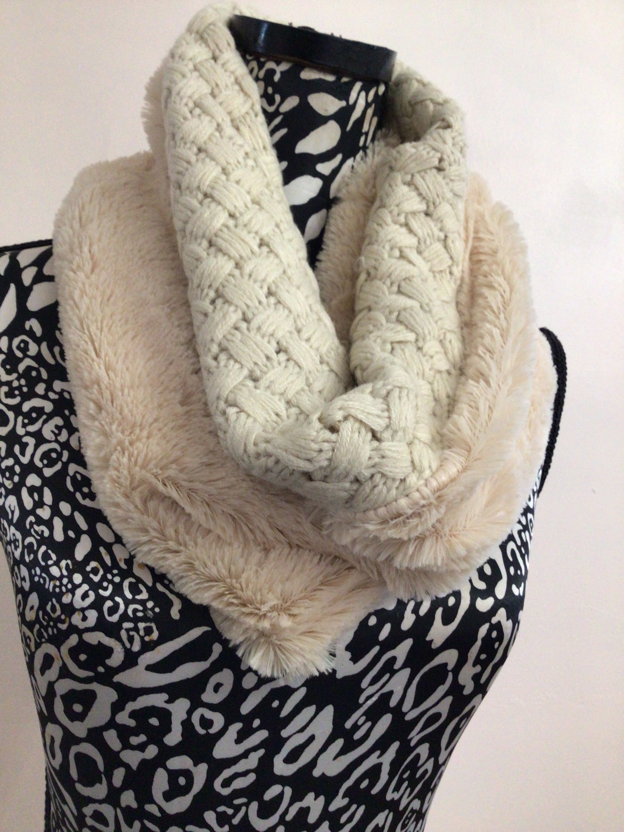Reversible Snood - faux fur/ knitted