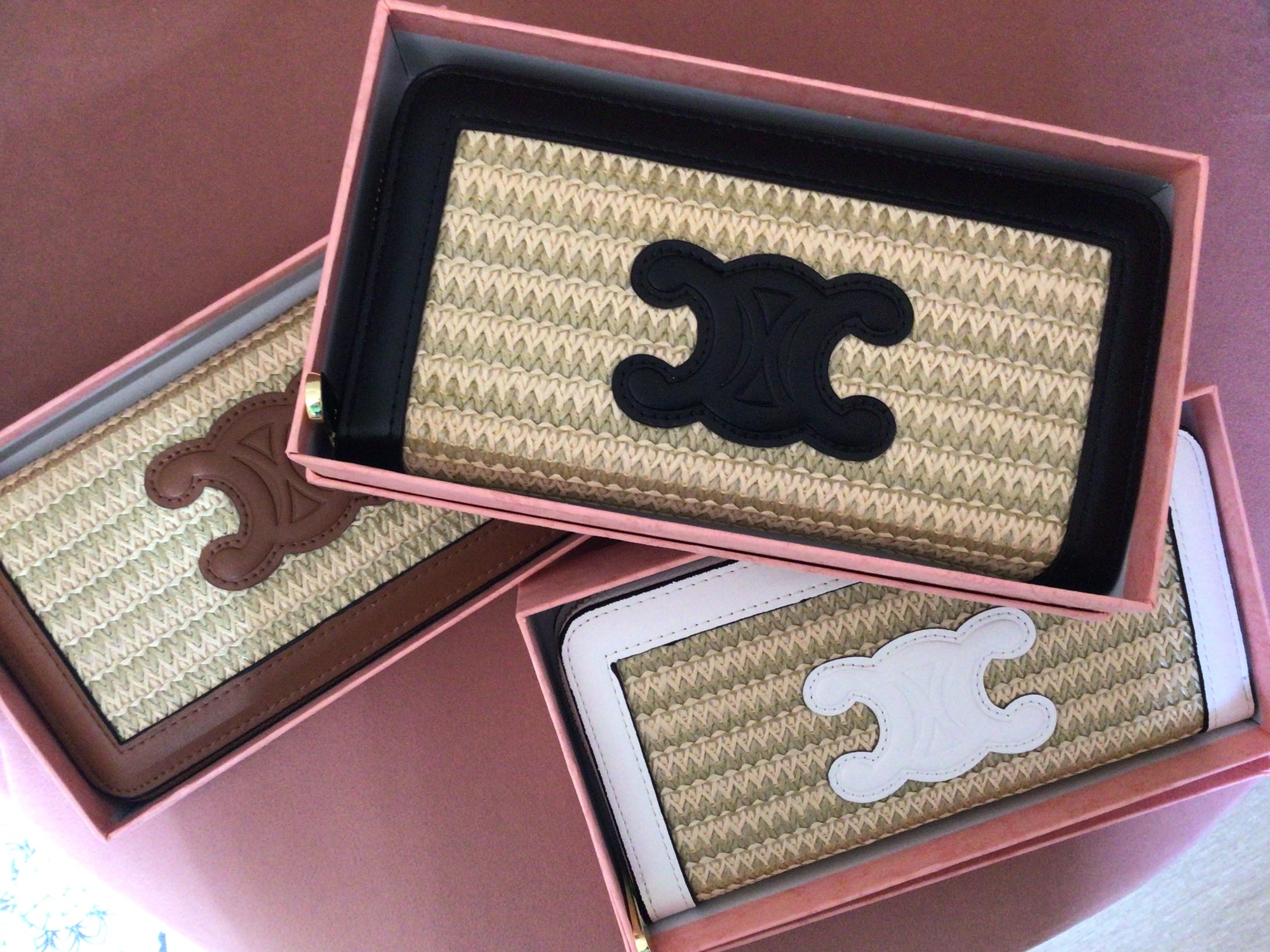 Large purse with zip compartment