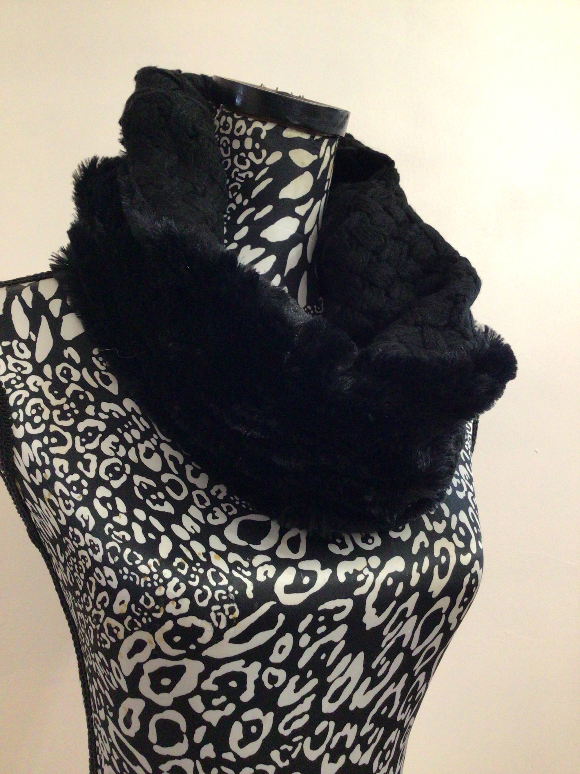 Reversible Snood - faux fur/ knitted